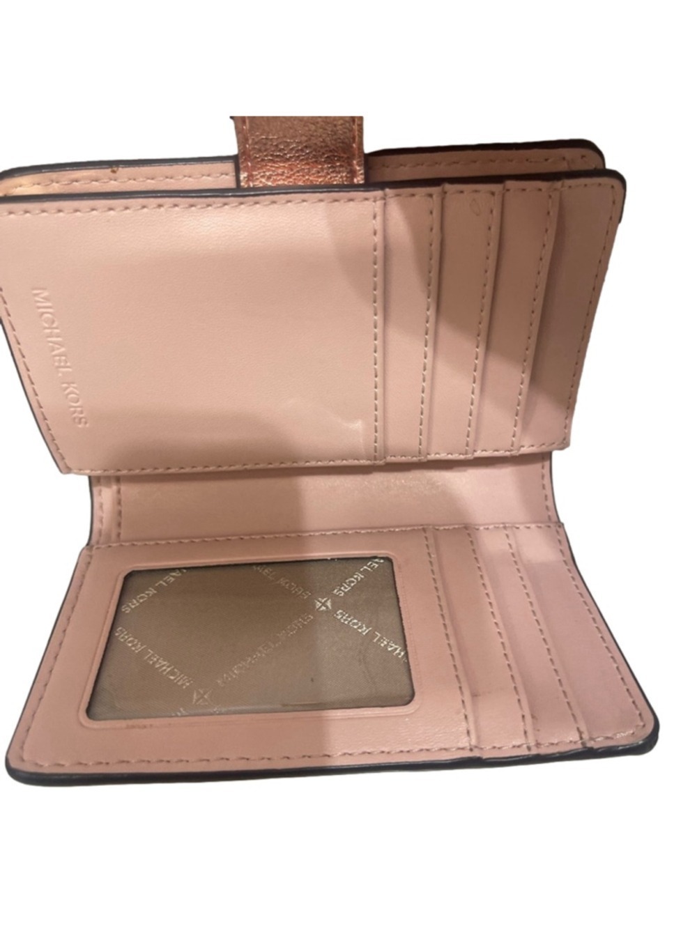 Michael Kors Medium Bifold Zip Coin Wallet
Primrose Pink Metallic - Picture 6 of 8